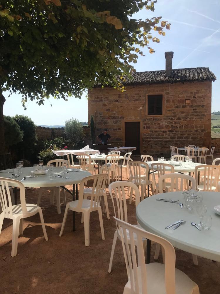 Terrasse dressée en extérieur